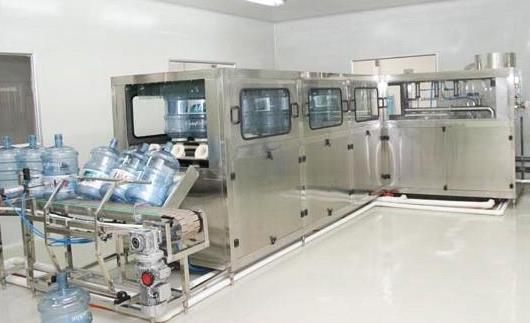 河南大桶水灌裝設備，5加侖大桶水灌裝機生產流程